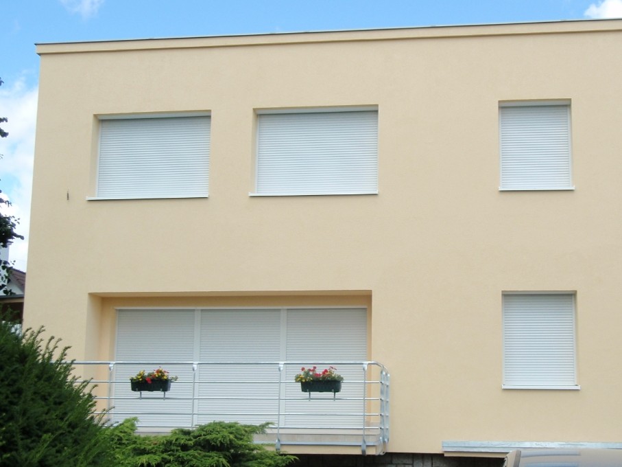 PŘEDOKENNÍ ROLETY - Exteriérová technika